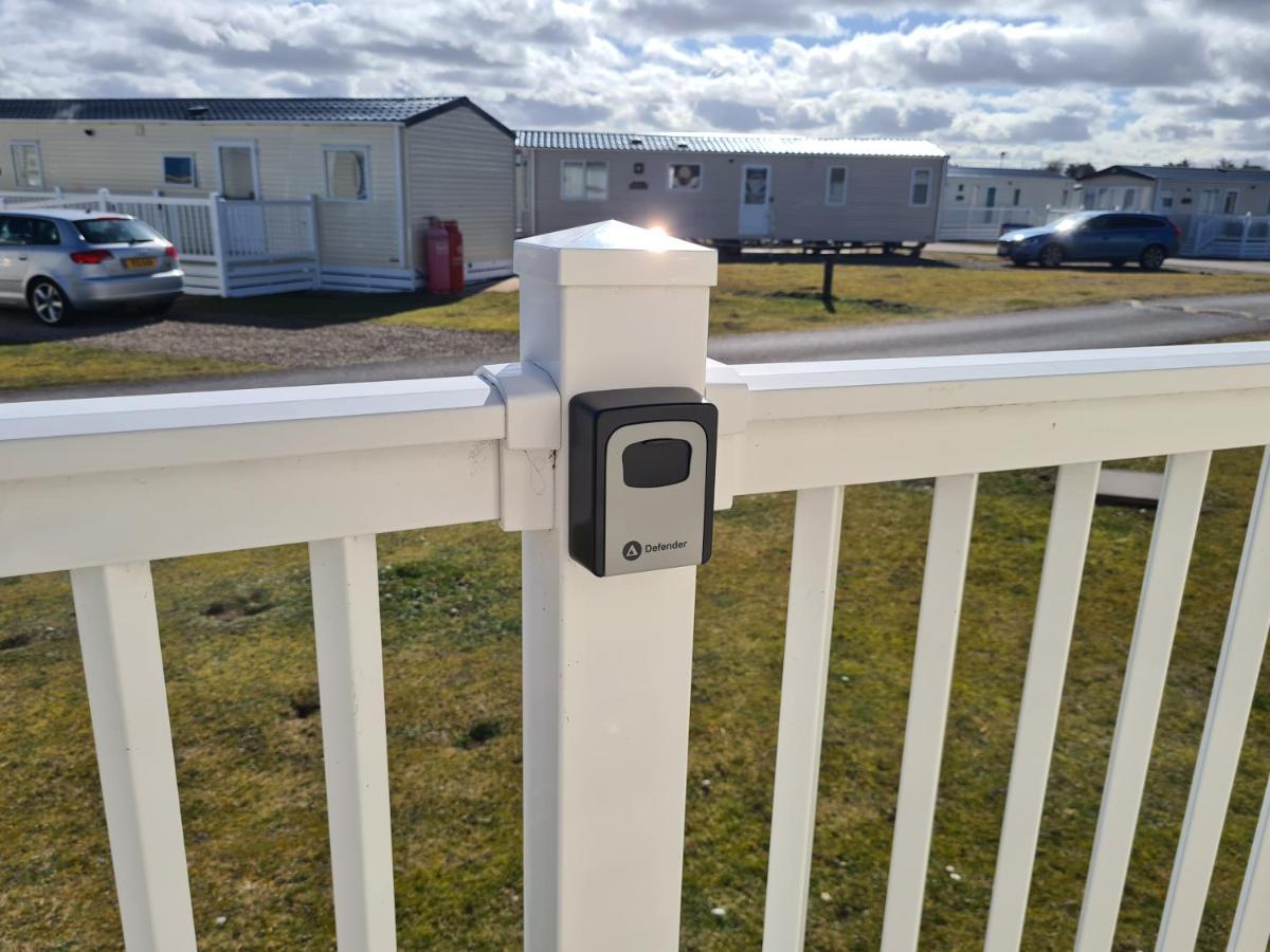 Helmsley Luxury Lodge Lossiemouth Exterior foto