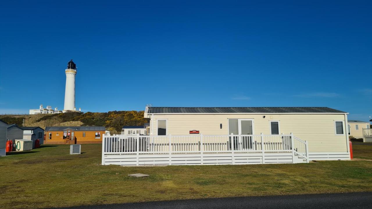 Helmsley Luxury Lodge Lossiemouth Exterior foto